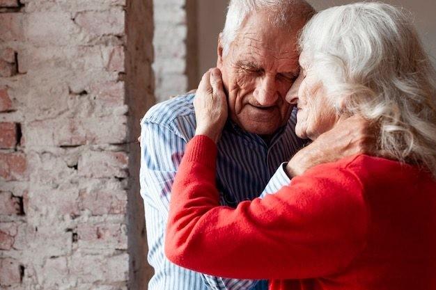 Día del Abuelo: Festeja en grande con descuentos de tarjeta INAPAM