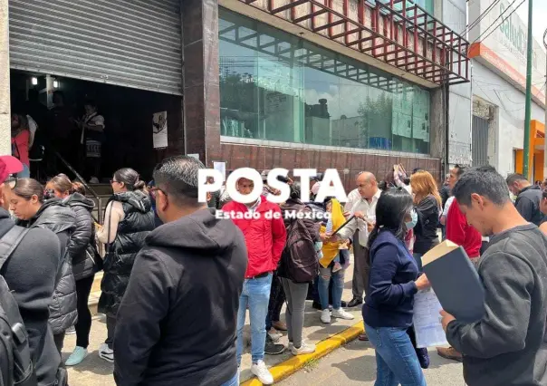 ¡Protestan en Toluca! Falla sistema para cambiar alumnos de plantel