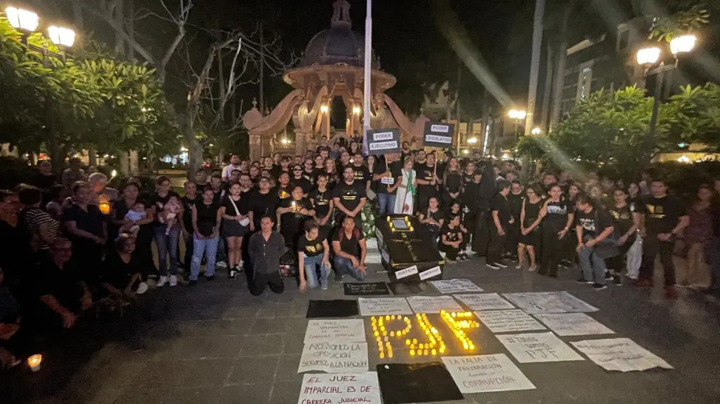 Con ‘marcha fúnebre’ protestan trabajadores del Poder Judicial Federal