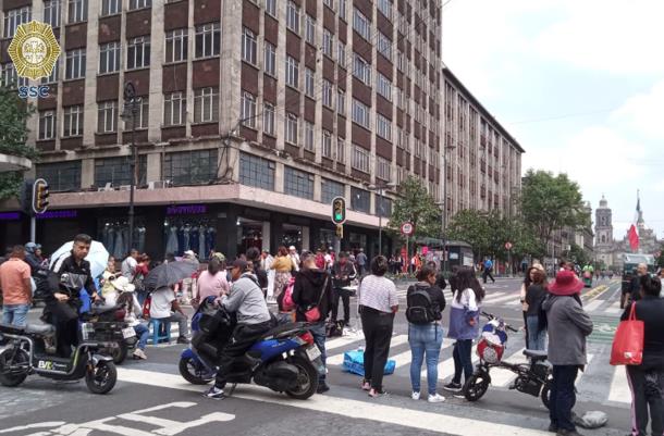 Manifestación en Av. 20 de Noviembre y República del Salvador. Foto: Archivo @OVIALCDMX