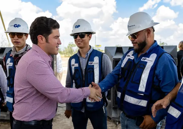 Samuel García inspecciona terreno para planta de Volvo en Ciénega de Flores