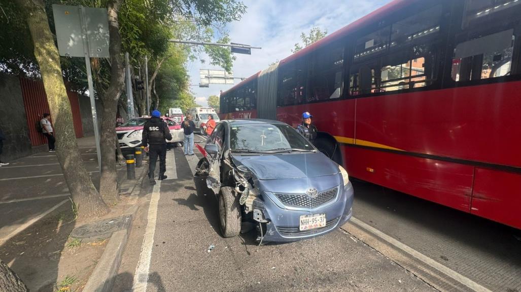 ¡Otro accidente de Metrobús! La responsable fue una automovilista