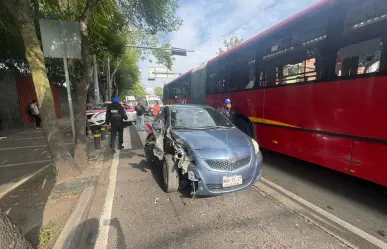 ¡Otro accidente de Metrobús! La responsable fue una automovilista