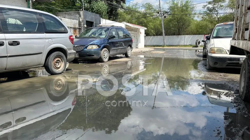 Calle se convierte en río de aguas negras en Juárez