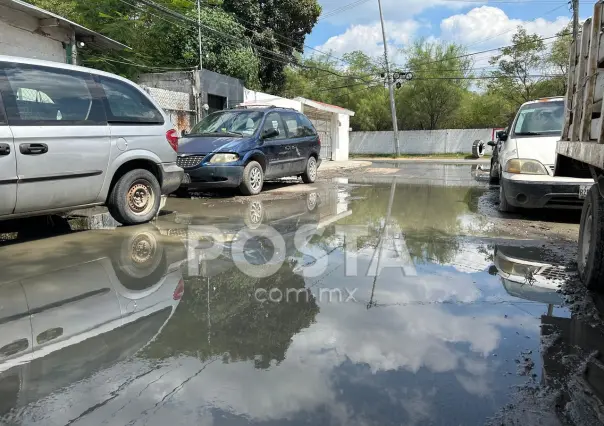 Calle se convierte en río de aguas negras en Juárez