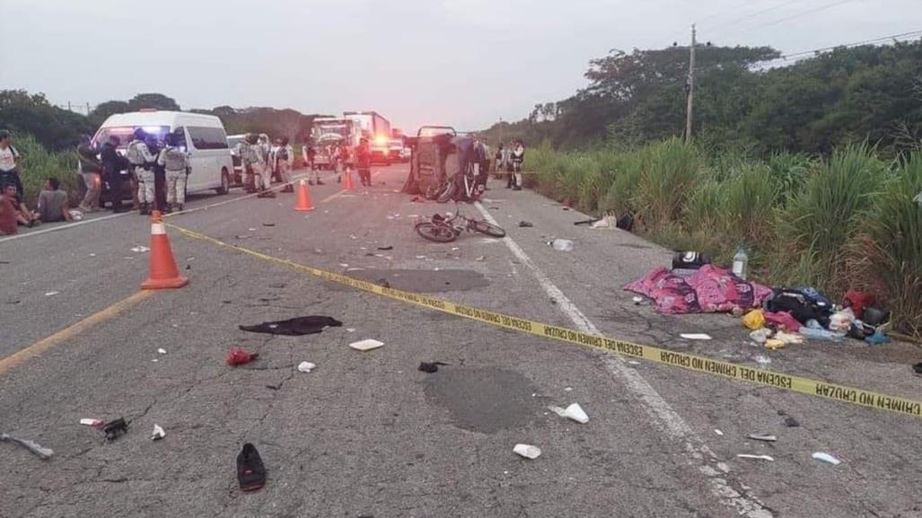 Embisten a caravana de migrantes en Oaxaca; hay tres muertos y 20 heridos