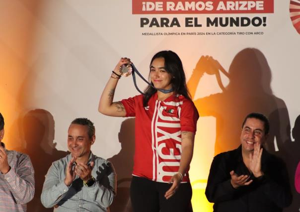 Medallista olímpica Ana Paula Vázquez recibe las llaves de Ramos Arizpe