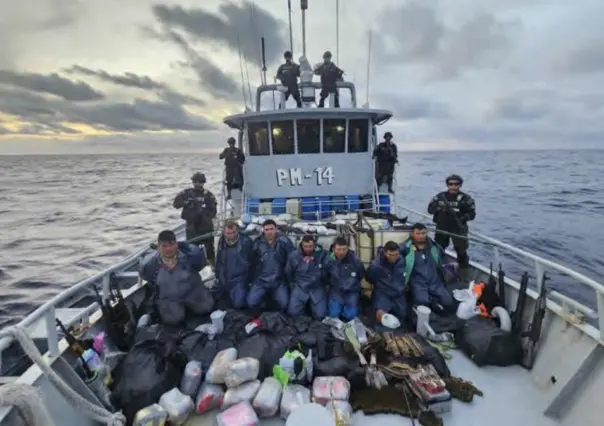 Decomisan toneladas de cocaína y arsenal en el Pacífico salvadoreño