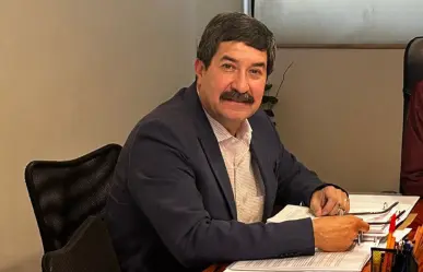 Emiten nueva orden de aprehensión a Javier Corral; toma protesta como senador