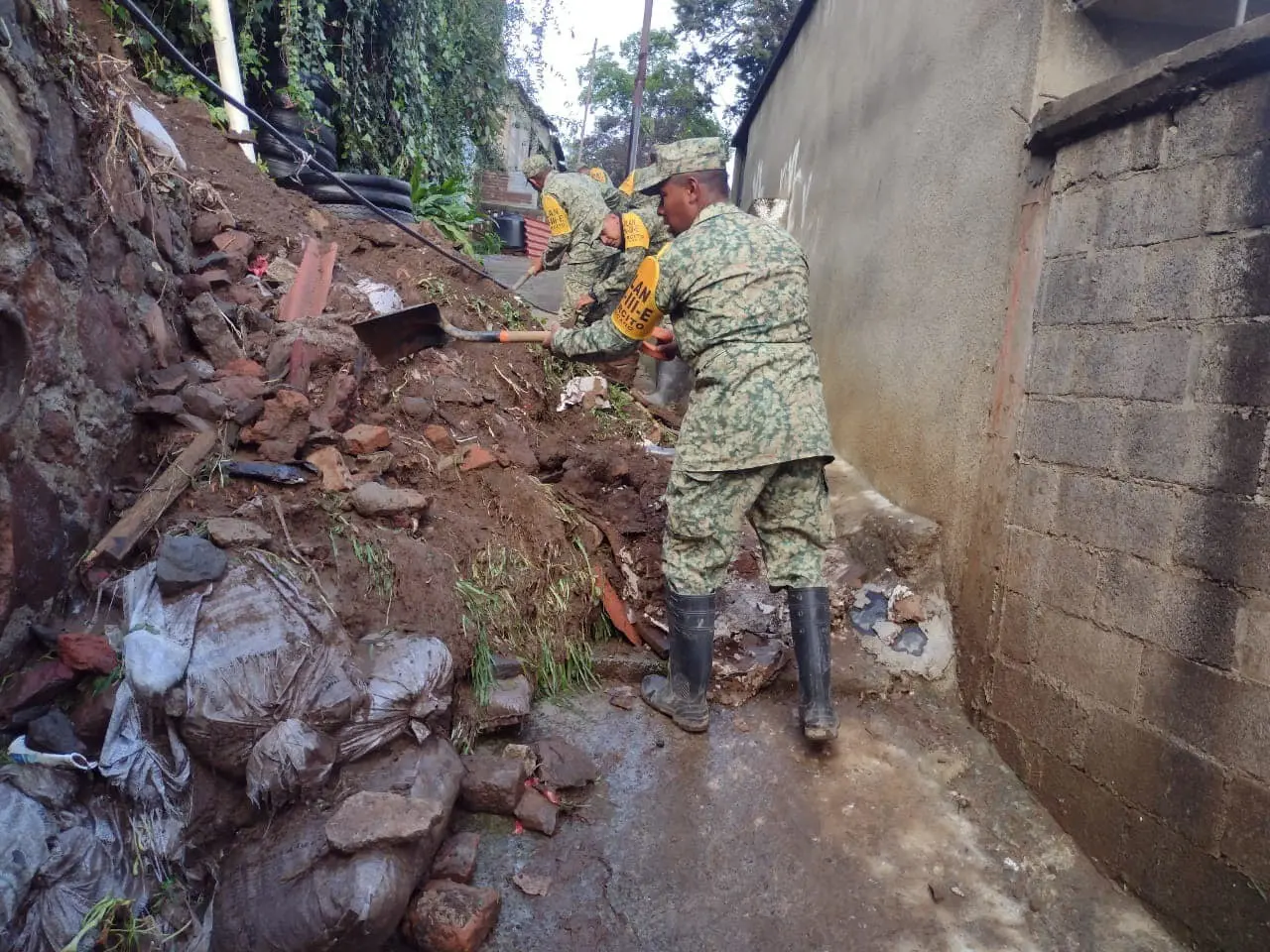 Implementan planes DN-III-E y GN-A en Tlalmanalco por deslave de cerro