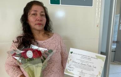 Paciente del IMSS en Saltillo supera el cáncer y toca la campana de la victoria