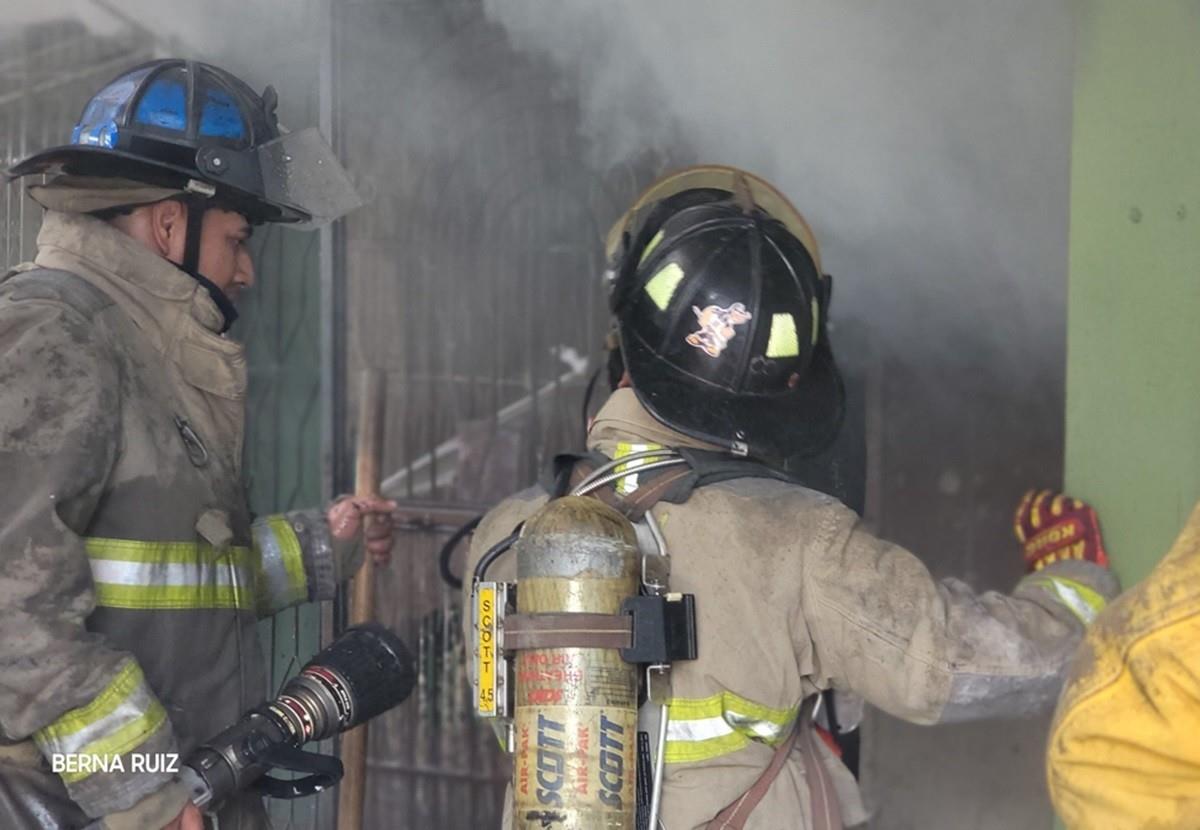 Se incendia casa en la colonia América Obrera de Guadalupe