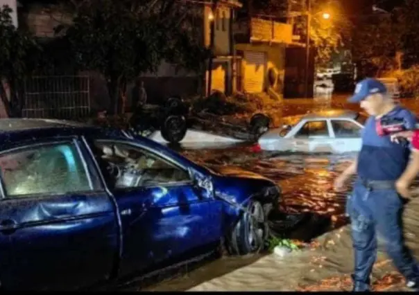 Tromba causa destrucción en Tejupilco tras desbordamiento de un río