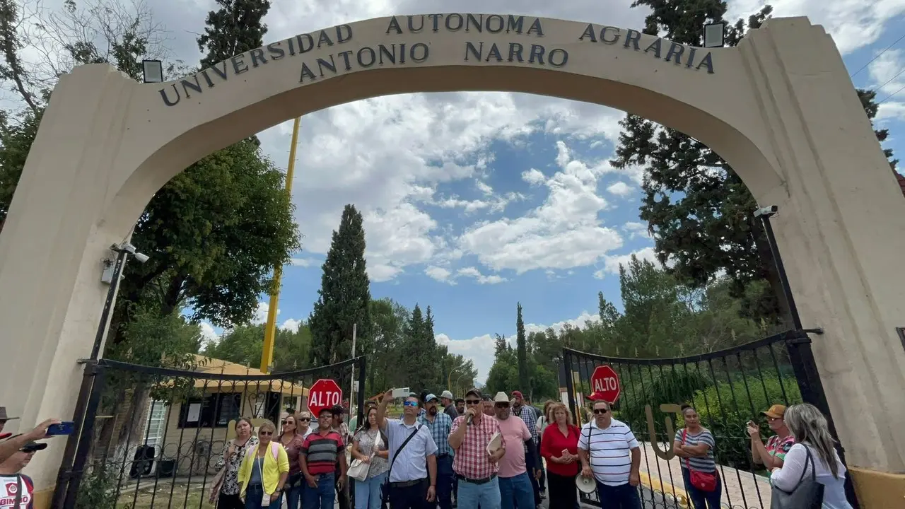 Piden diálogo en la huelga de la Narro. Foto de Claudia Almaraz.