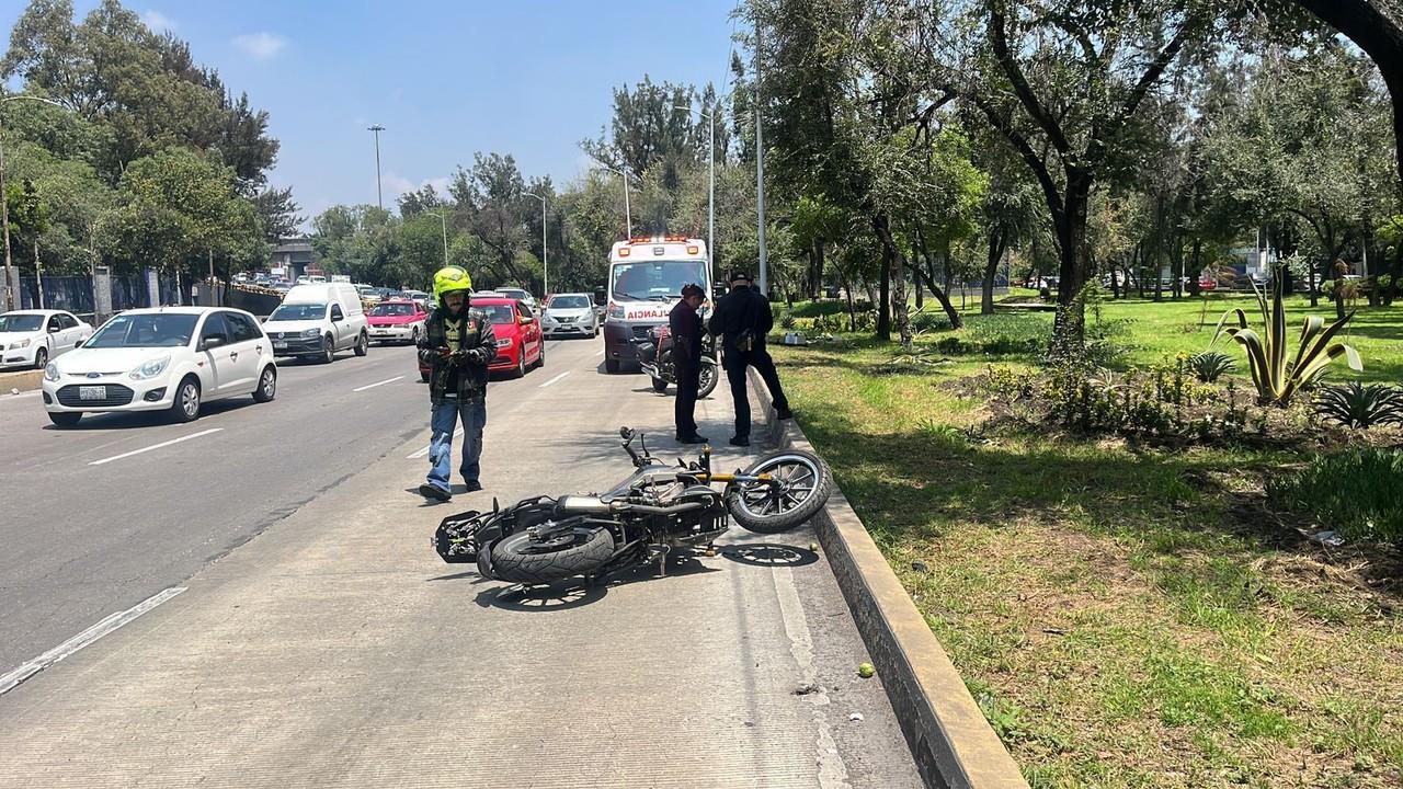 La motocicleta quedó de esta manera tras caer en bache. Foto: Ramón Ramírez