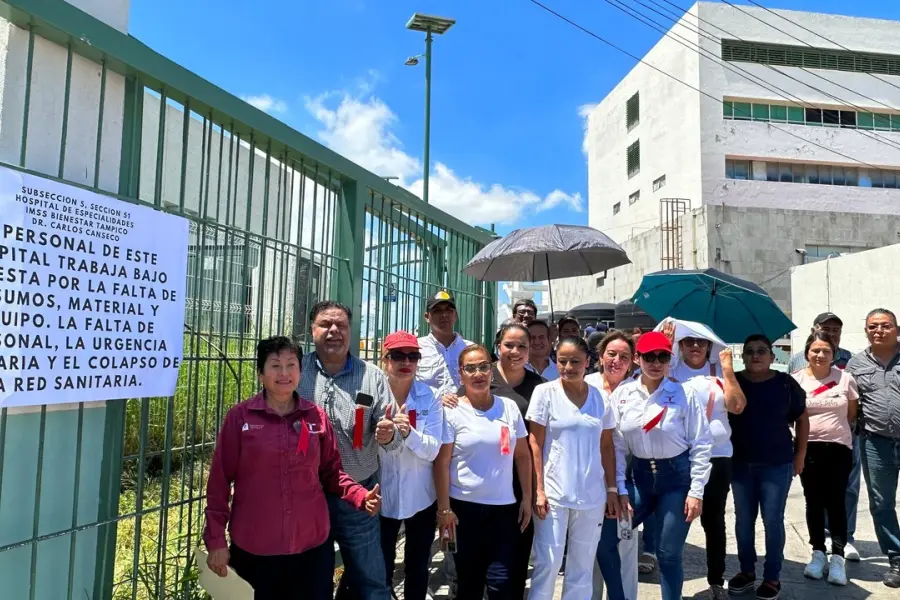 Protestan trabajadores del IMSS Bienestar Tampico por falta de insumos y drenaje