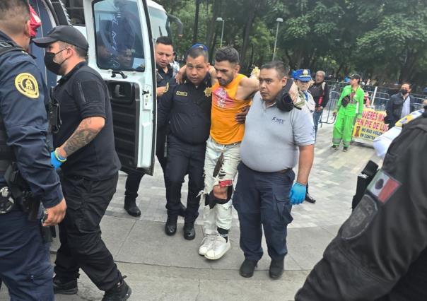 Servicios de emergencia atienden a persona baleada en la Alameda Central