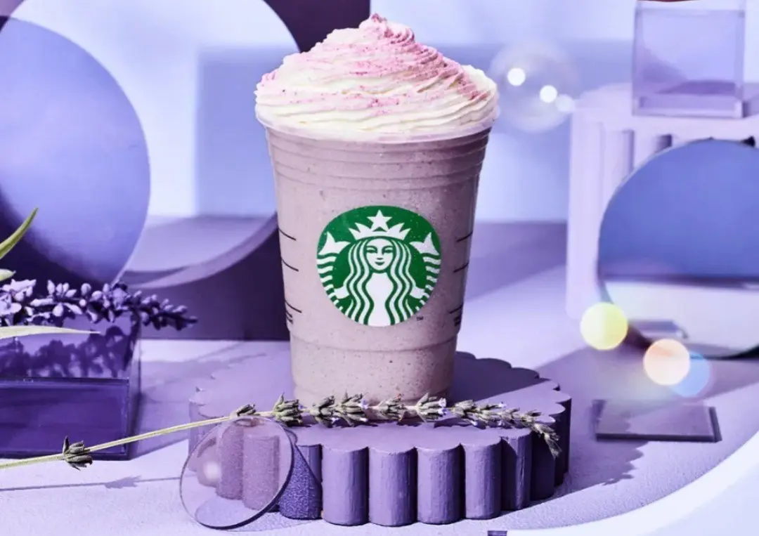 La bebida de Lavanda en Starbucks y su promoción que será válida hasta el 4 de septiembre. Foto: Starbucks.