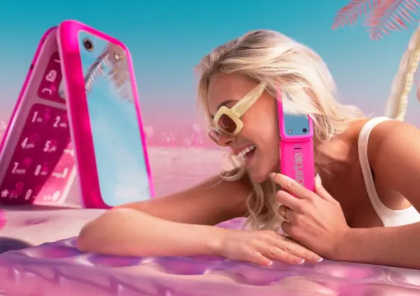 ¡Justo en la nostalgia! Nokia lanza el Barbie Flip Phone, conoce cómo es