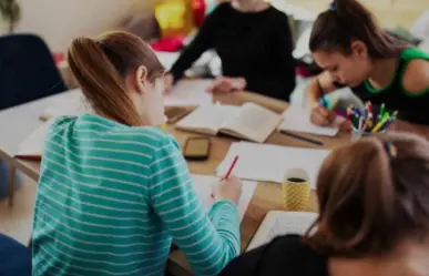 Beneficio fiscal para padres; deducción de pago de colegiaturas