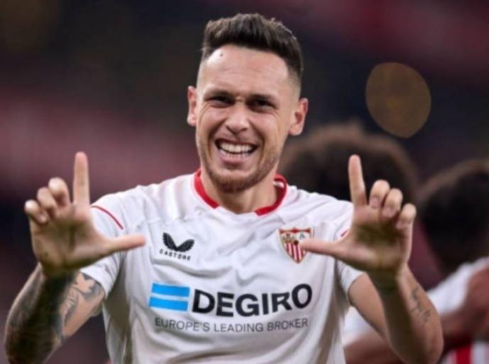 Rechaza Sevilla oferta de Rayados por Lucas Ocampos