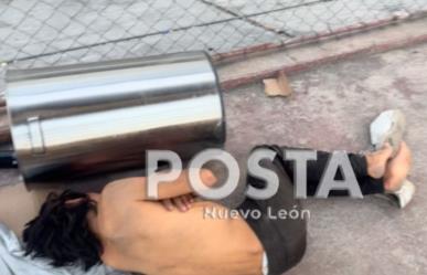 Hombre roba y daña sucursal de Starbucks en Monterrey