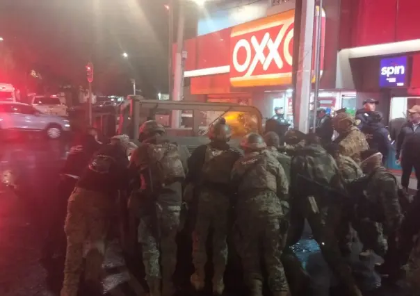 Choca unidad militar contra un árbol, cinco soldados resultaron heridos