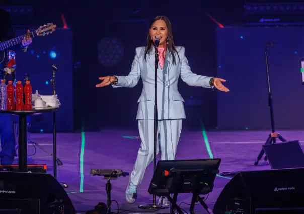 Ofrece Ana Gabriel una lluvia de éxtasis a regios