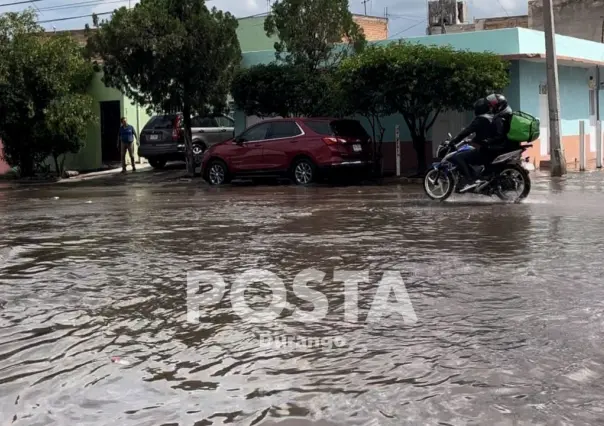 Fuerte lluvia provoca encharcamientos al sur de la ciudad