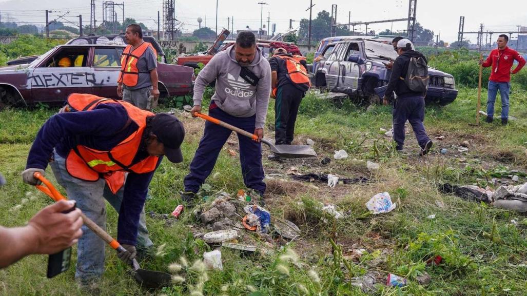 Limpian Tlalnepantla; retiran 100 toneladas de escombro y basura