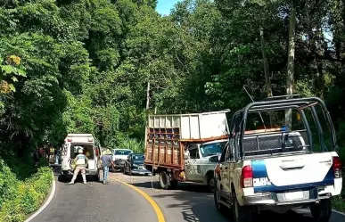 Choque deja 5 muertos y 30 heridos en Veracruz