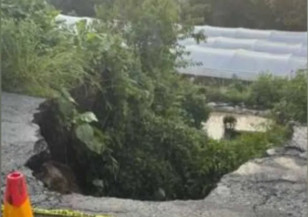 Desprendimiento en carretera Tenancingo-Villa Guerrero por lluvias fuertes