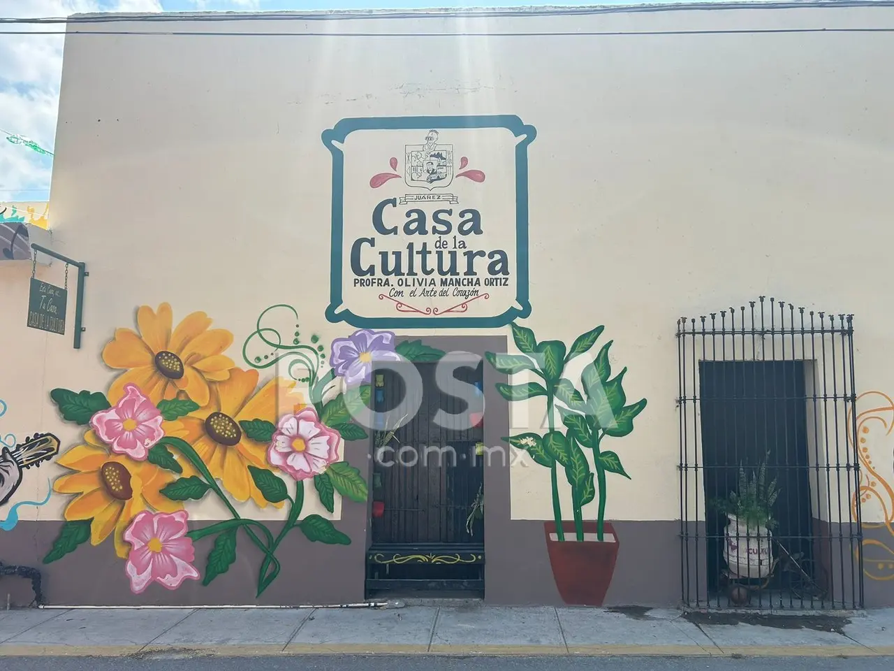 La facha al entrar a la Casa Cultural de Juárez. Foto: Jorge López.