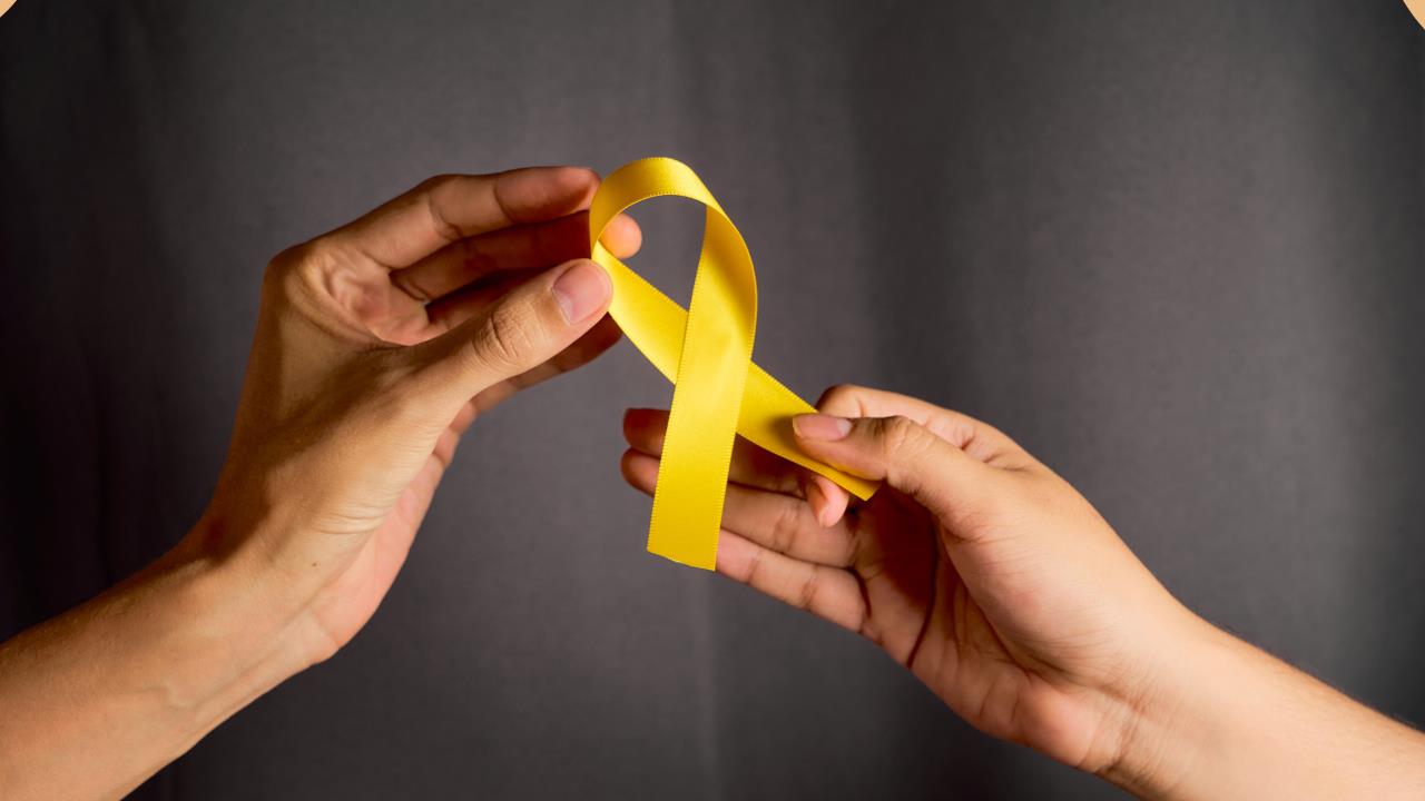 Cinta amarilla en conmemoración a la lucha contra el suicidio / Foto: Canva