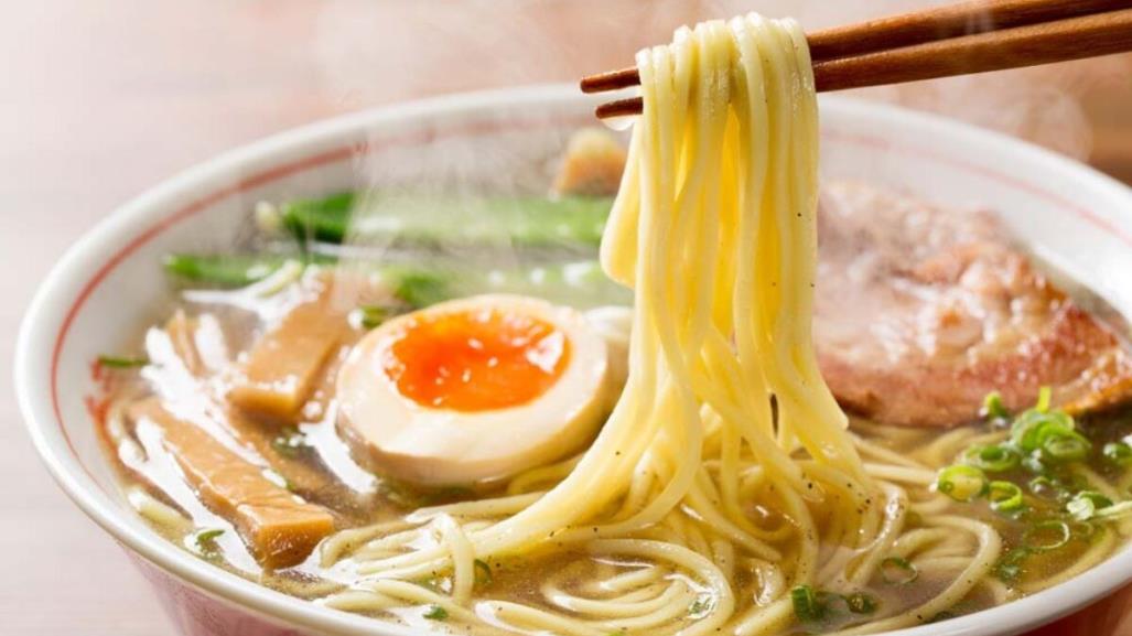 ¿Adicto al ramen? Descubre siete riesgos de comerlo en exceso