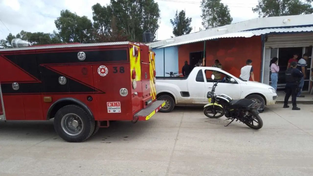 Un adolescente perdió dos dedos de su mano izquierda, pues le fueron amputados por el molino de la tortillera. Foto: Especial.