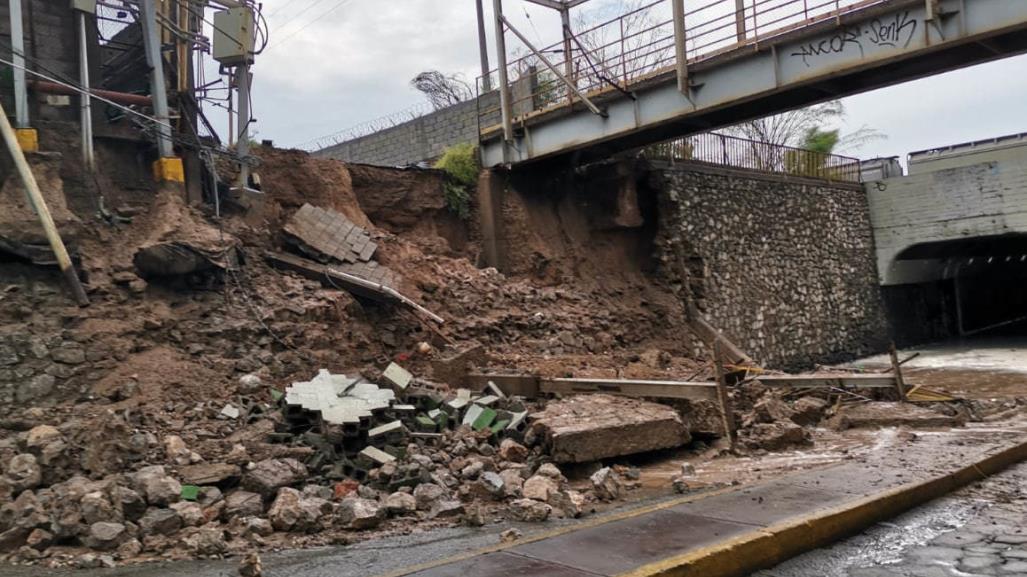 Se derrumba barda de Peñoles en prolongación Comonfort en Torreón