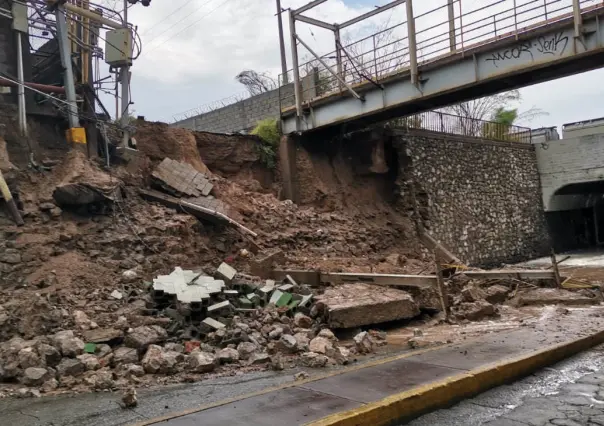 Se derrumba barda de Peñoles en prolongación Comonfort en Torreón