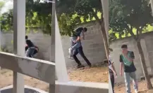 Jóvenes protagonizan pelea en preparatoria (VIDEO)