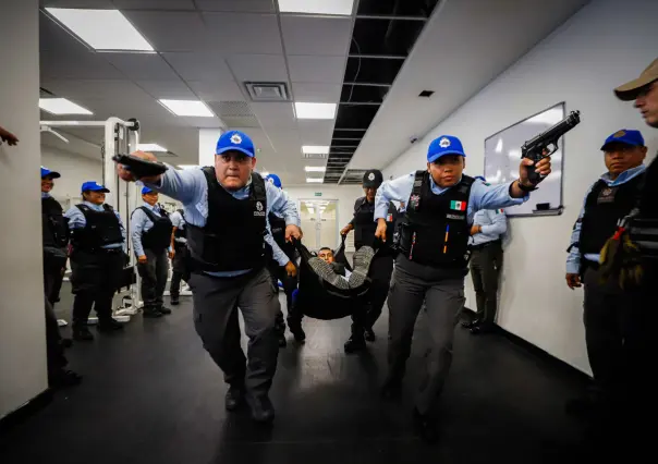 Policías de Monterrey reciben entrenamiento en primeros auxilios en combate