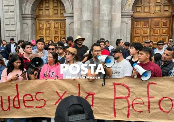 Estudiantes de UAEMéx toman las calles para apoyar reforma judicial (VIDEO)