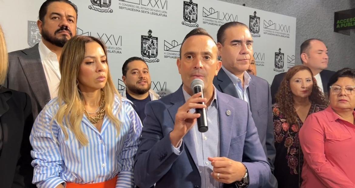 El coordinador de la bancada del PAN en el Congreso local, Carlos de la Fuente, dijo que el bloque encabezado por MC y Morena, busca generar una parálisis en el Congreso del estado. Foto. Armando Galicia