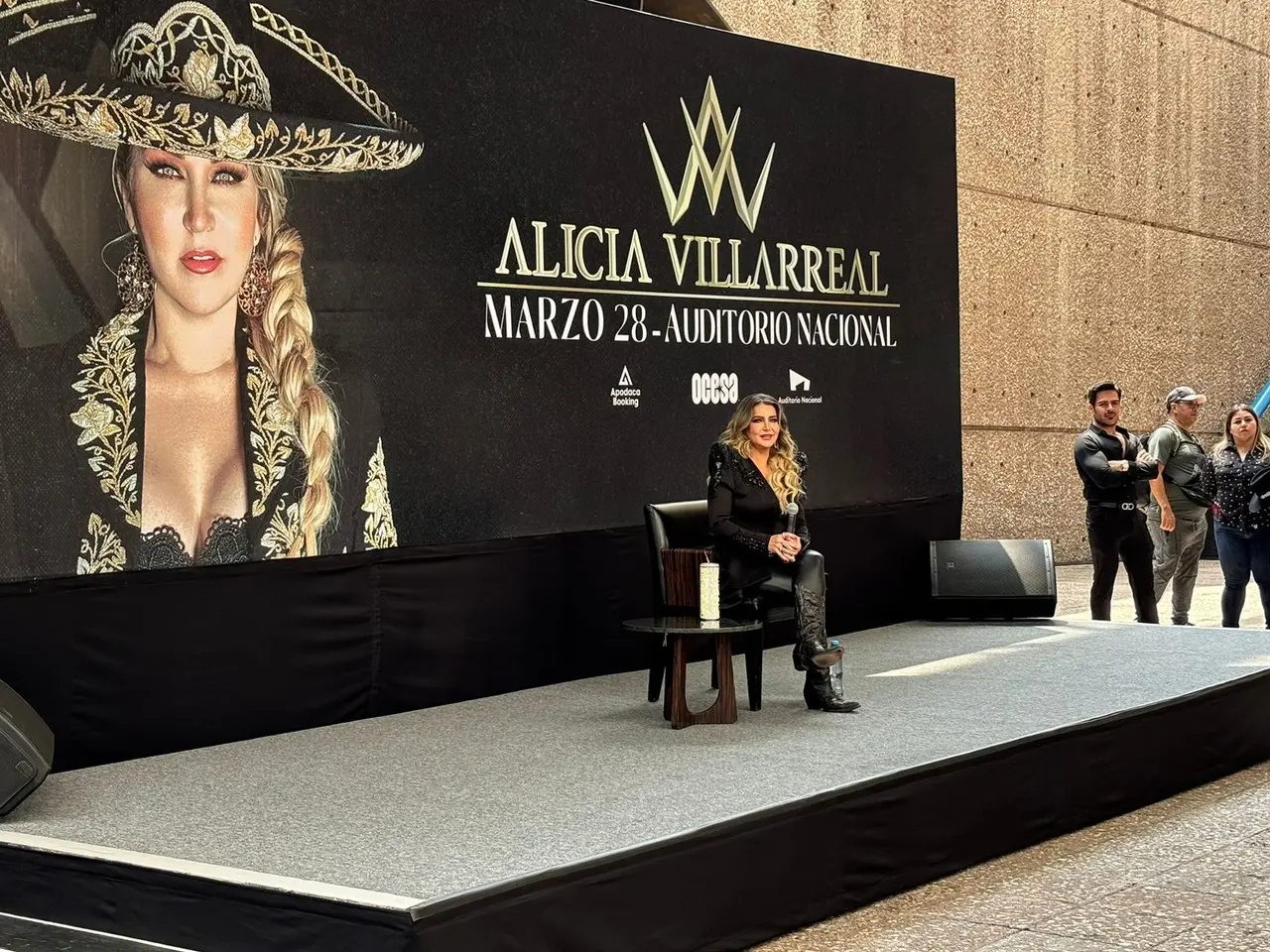 Alicia Villarreal sostiene que sigue en proceso de Divorcio. / FOTO: Apodaca Group