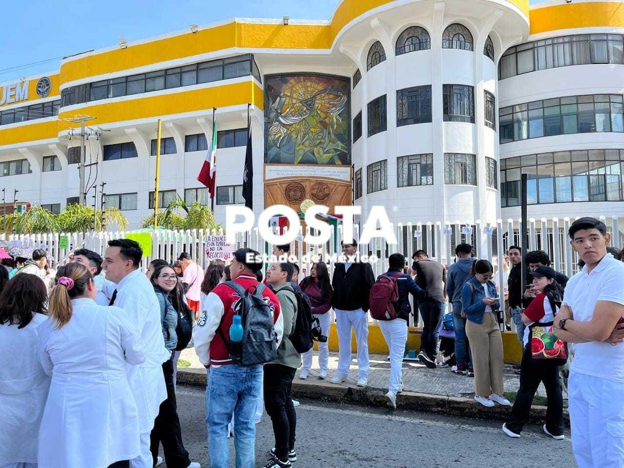 Los estudiantes mostraron su descontento ante el aumento en colegiaturas. Imagen: POSTA