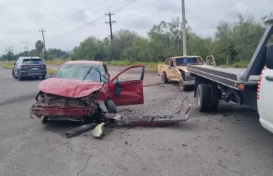 Choque en la carretera estatal 20 deja a una maestra lesionada