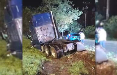 Tráiler atropella a pareja de motociclistas en el Periférico de Mérida