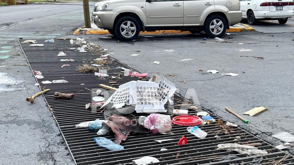 Después de las lluvias…alcantarillas saturadas de basura