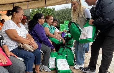 Jesús Nava entrega despensas para grupos vulnerables en Santa Catarina