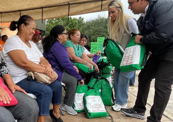 Jesús Nava entrega despensas para grupos vulnerables en Santa Catarina