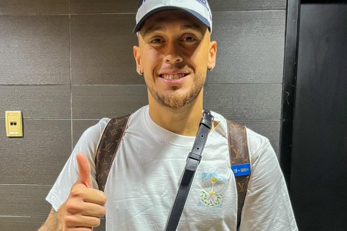 Lucas Ocampos en el Aeropuerto de Monterrey Foto: X(Twitter) @Rayados